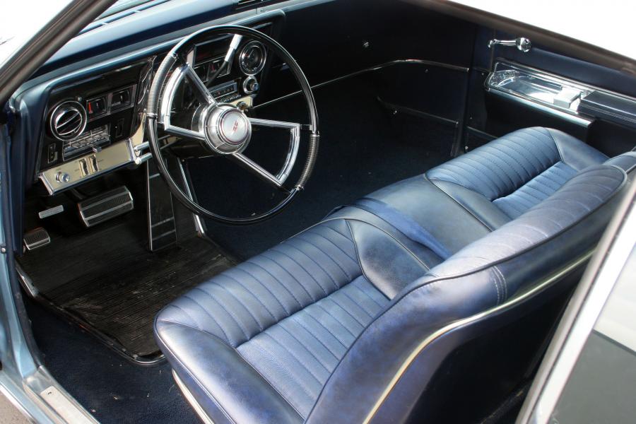 Интерьер Oldsmobile Toronado (9487) 1966 года  (фото 12 из 48)